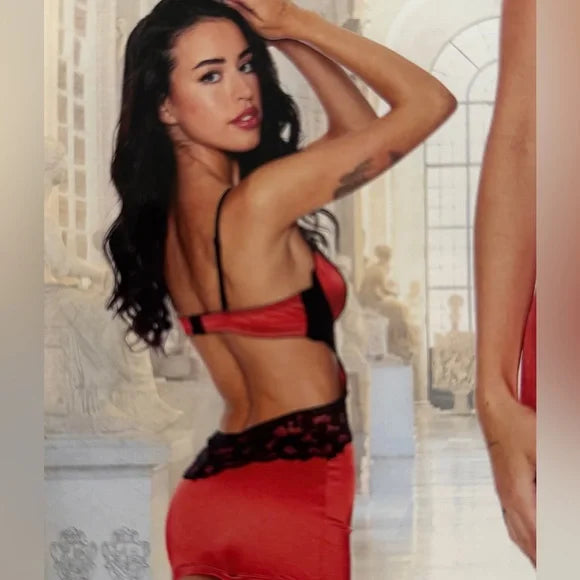 OPEN BUST LACE CHEMISE RED/BLK